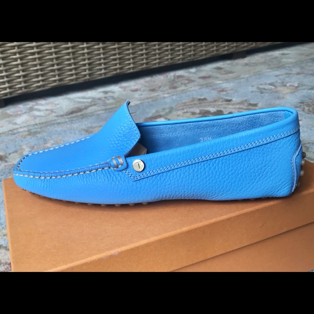 TOD’S Gommino leather driving shoes flats